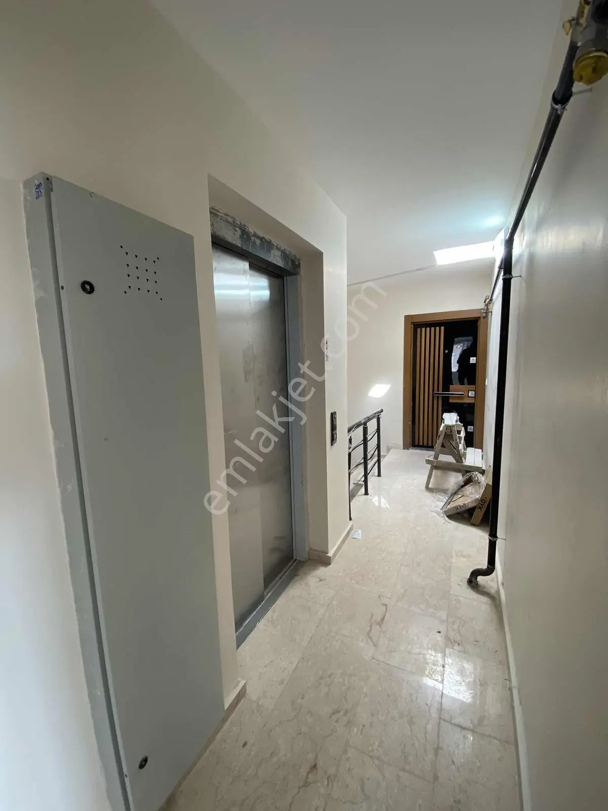 Güngören Merkez Mahallesin De Mafsal Kat 2+1 Teraslı Daire — fotoğraf 7