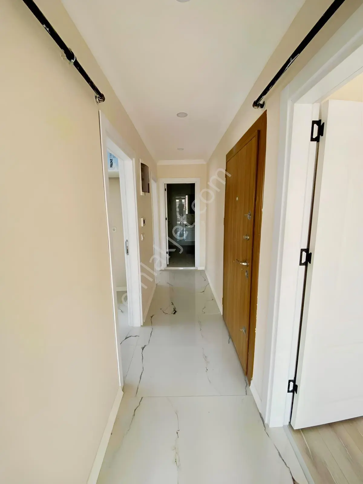 Güngören Merkez Mahallesin De Mafsal Kat 2+1 Teraslı Daire — fotoğraf 8
