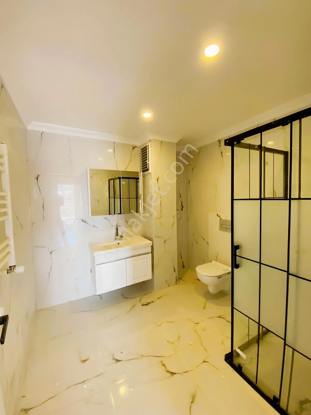 Güngören Merkez Mahallesin De Mafsal Kat 2+1 Teraslı Daire — fotoğraf 18