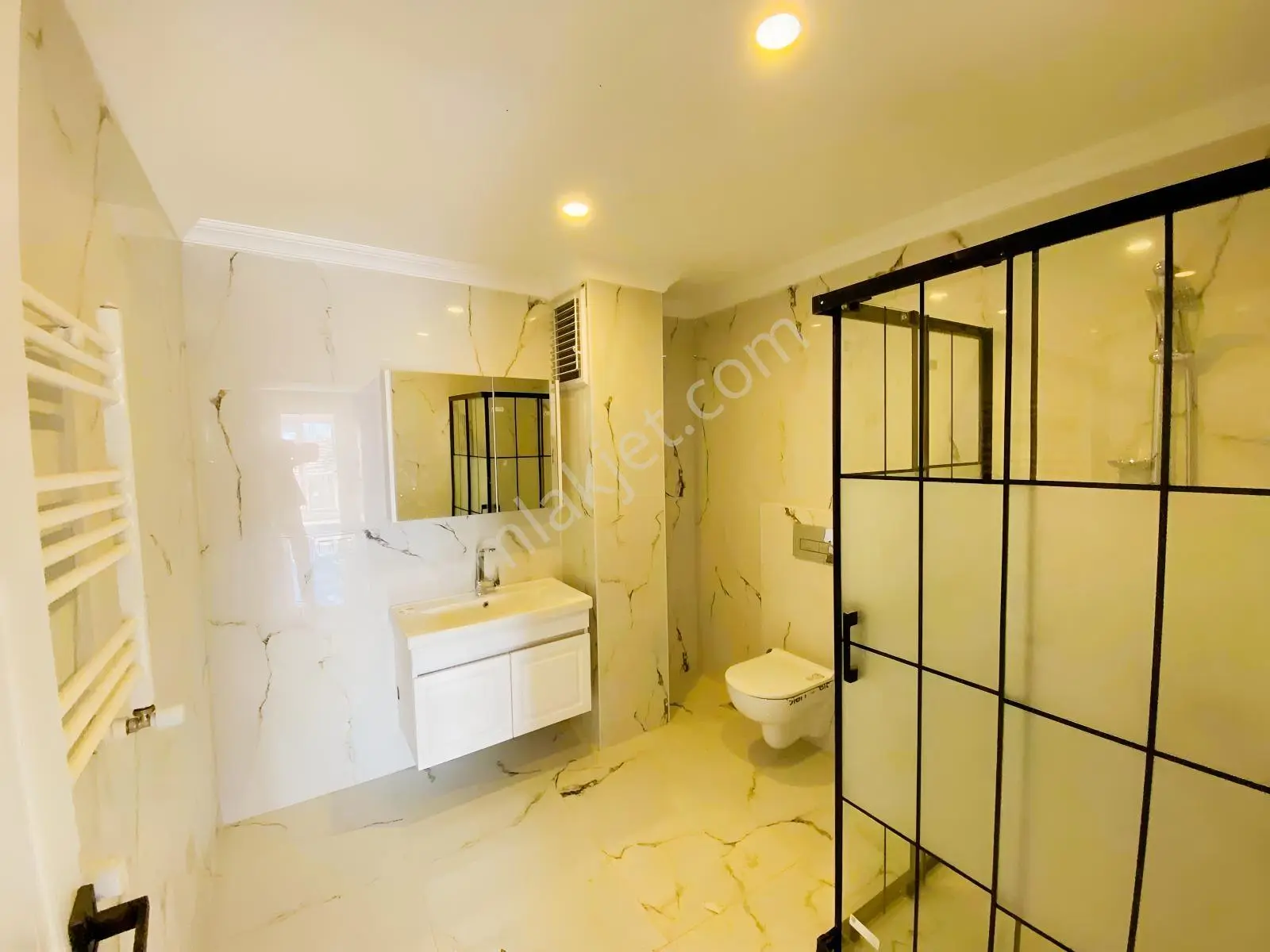 Güngören Merkez Mahallesin De Mafsal Kat 2+1 Teraslı Daire — fotoğraf 19