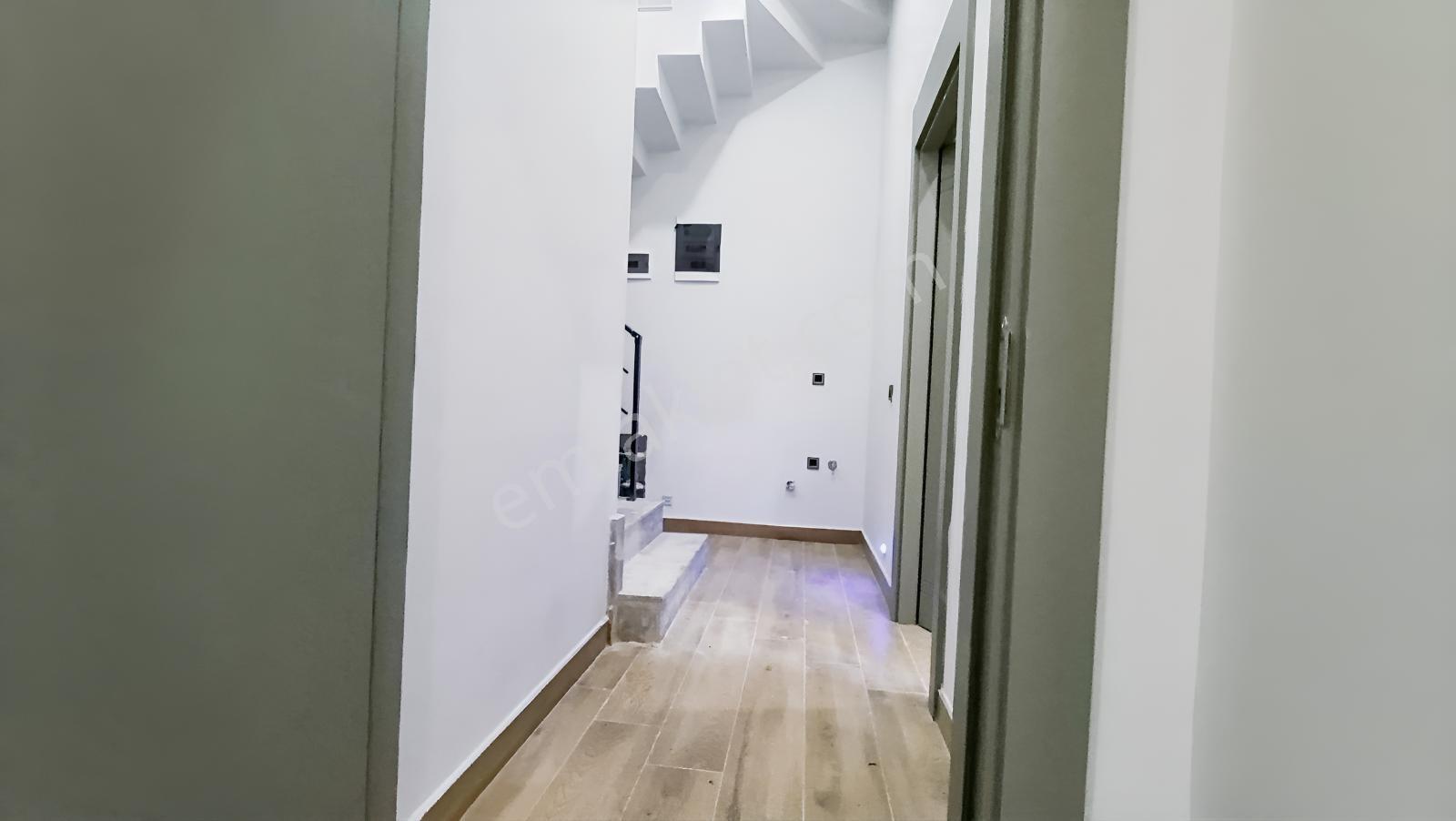 Konyaaltı Pınarbaşında Özelbahçeli Lüks Villa Tadında 3+1 — fotoğraf 32