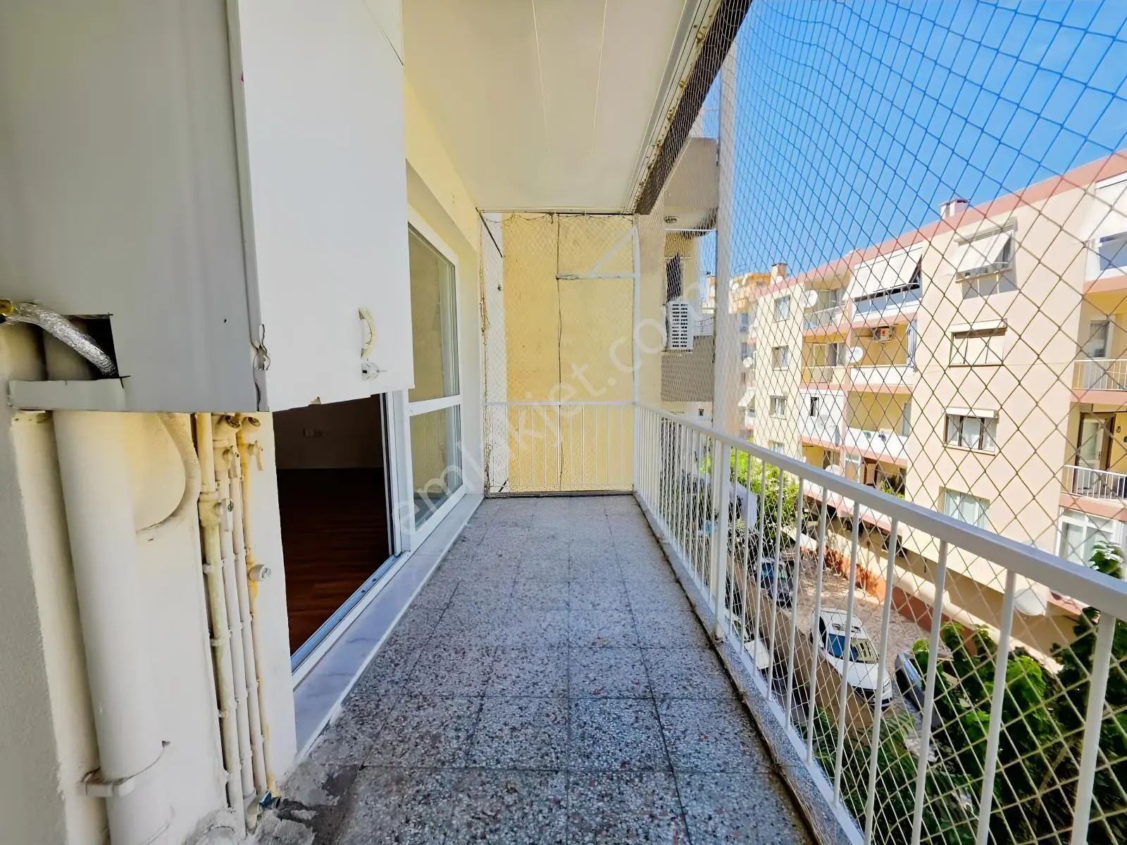 Muga'dan Nergiz Çarşıda İzbana 20 Mt Satılık Arakat 2+1 Daire — fotoğraf 10