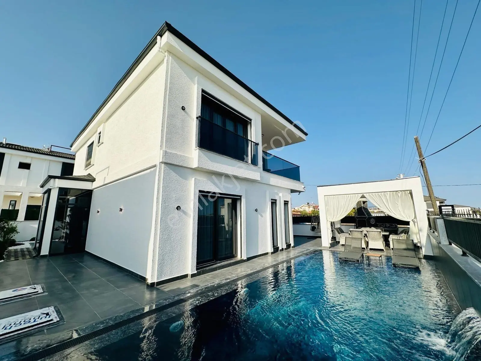 Didim’De Satılık 4+1 Eşyalı, Havuzlu Müstakil Villa
