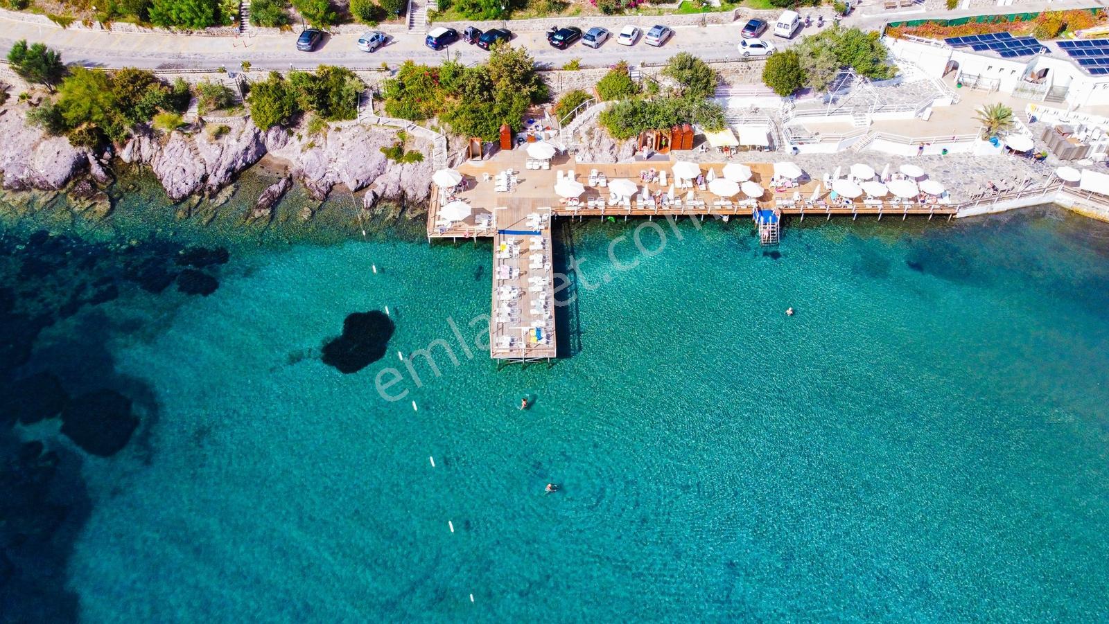 Bitez Aktur'da, Özel Plajlı Düz Ayak Konumlu 2+2 Alangülü Villa — fotoğraf 5