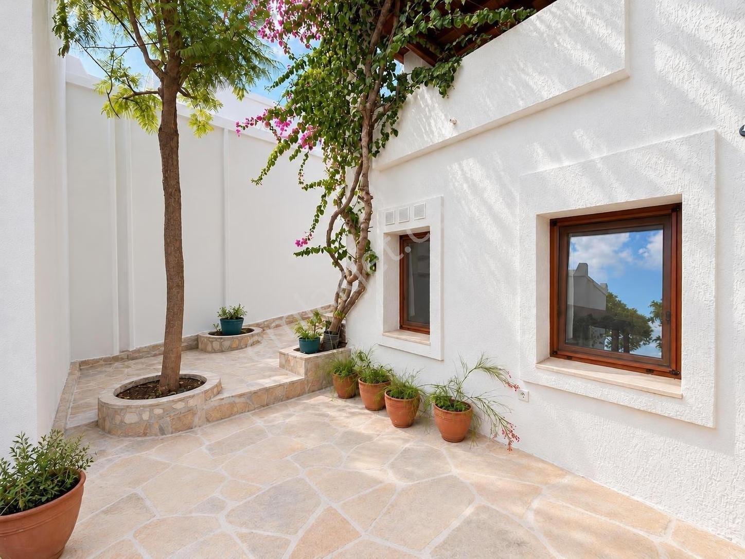 Bitez Aktur'da, Özel Plajlı Düz Ayak Konumlu 2+2 Alangülü Villa — fotoğraf 18