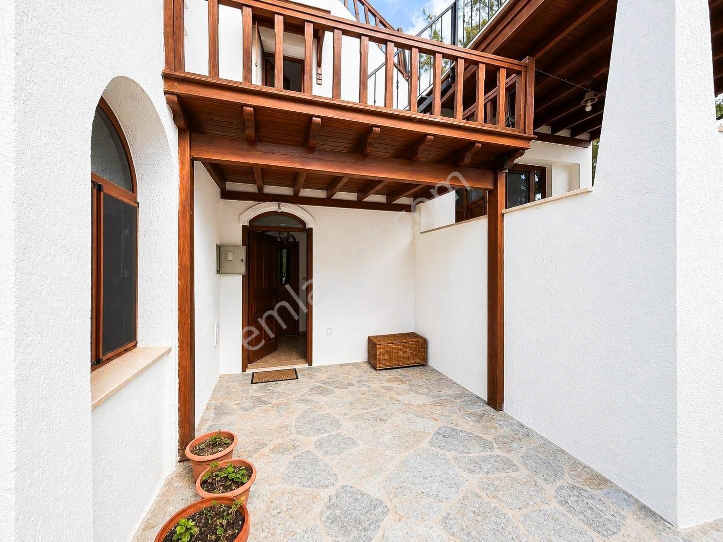 Bitez Aktur'da, Özel Plajlı Düz Ayak Konumlu 2+2 Alangülü Villa — fotoğraf 19