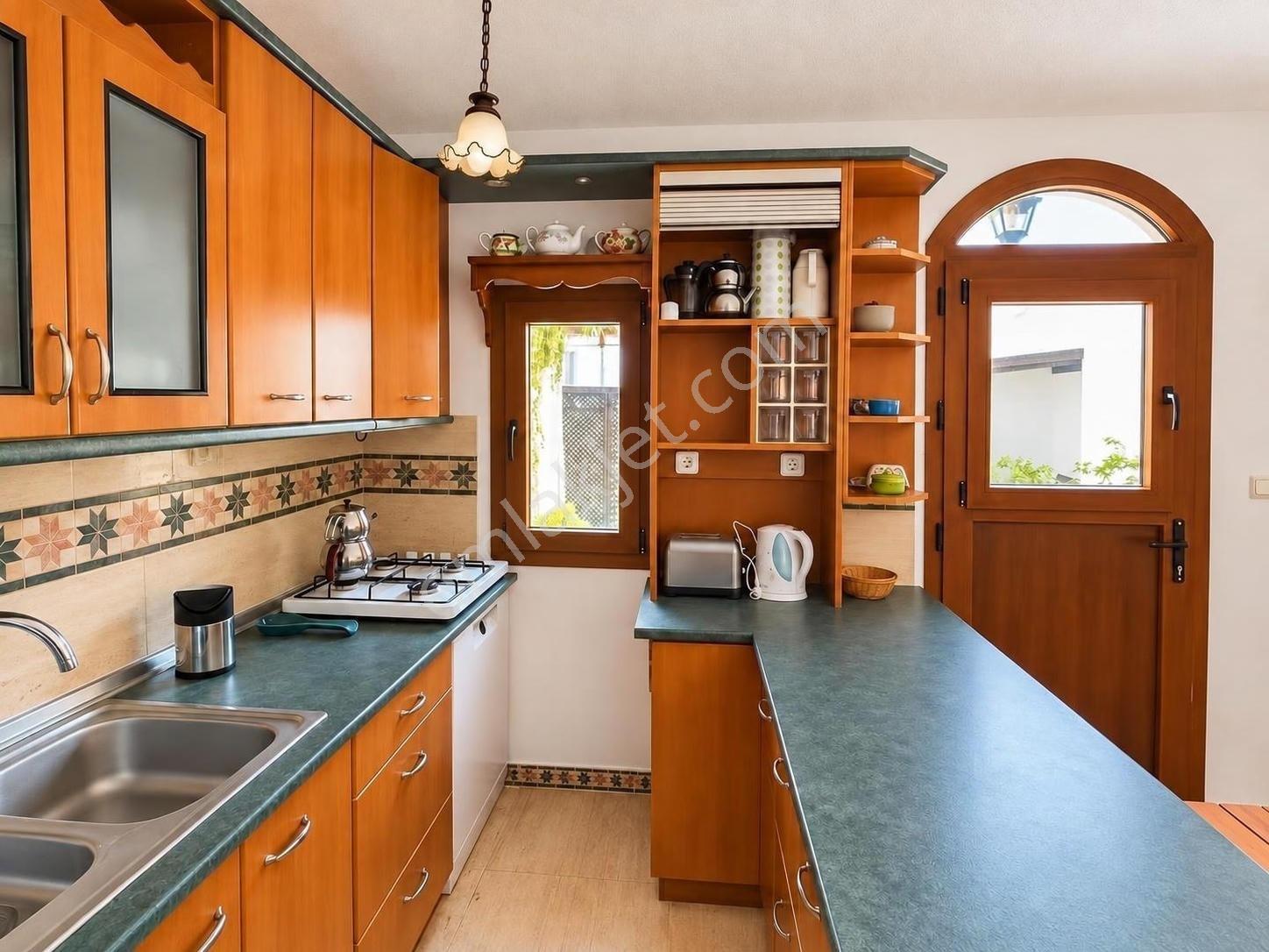 Bitez Aktur'da, Özel Plajlı Düz Ayak Konumlu 2+2 Alangülü Villa — fotoğraf 29