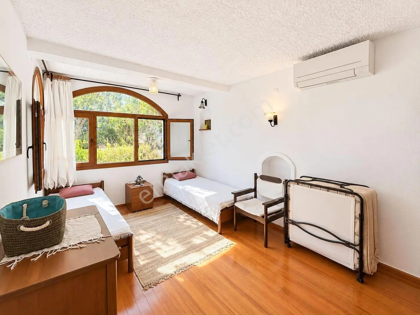Bitez Aktur'da, Özel Plajlı Düz Ayak Konumlu 2+2 Alangülü Villa — fotoğraf 37