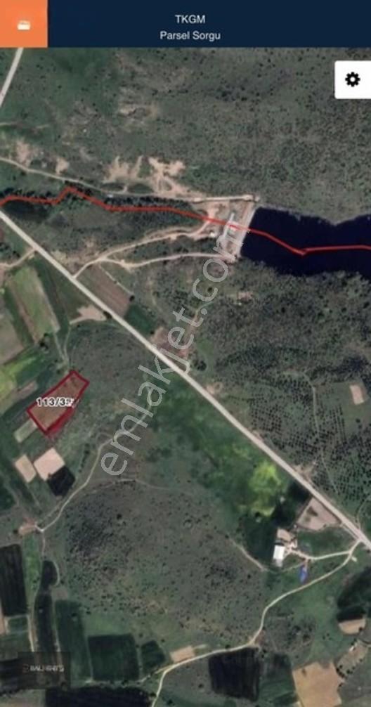 Balıkesir Karesi Karabeyler'de Yola 1 Parsel Mera Cepheli Tarla