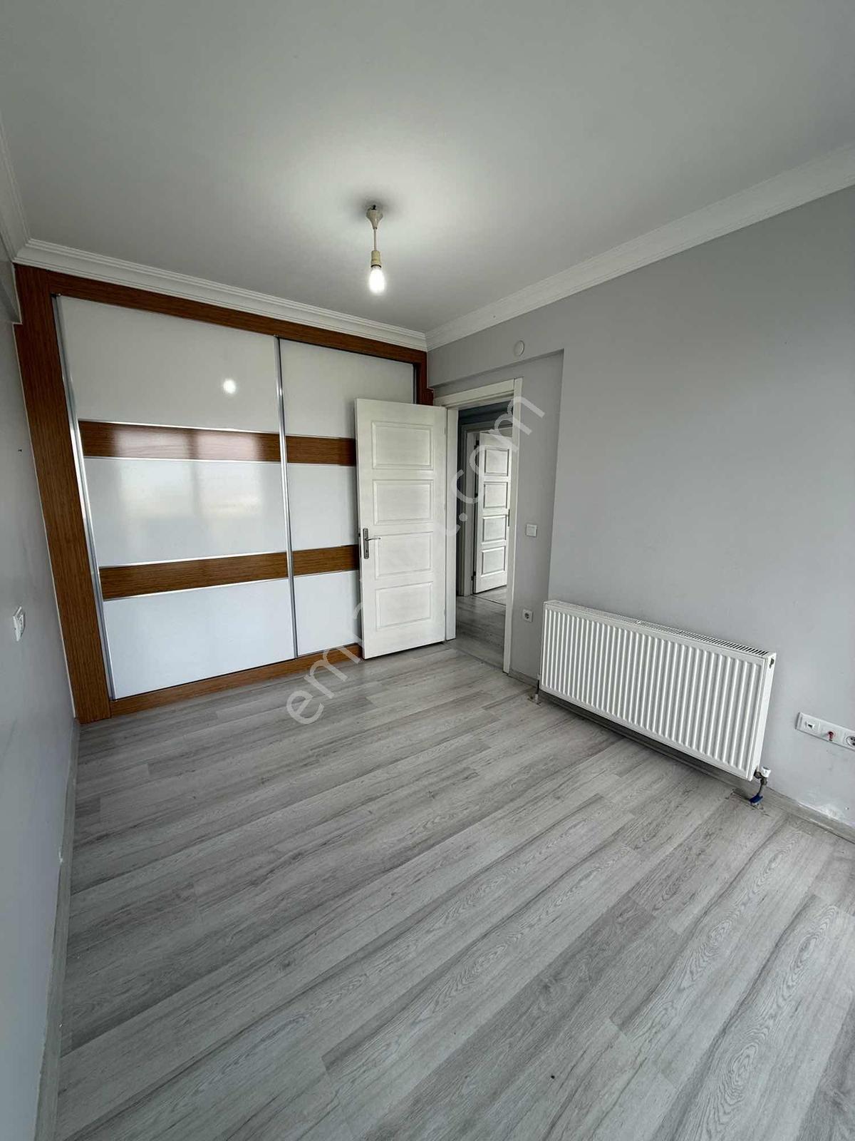 Muhtarım Emlaktan Rıza Akça Sitesinde Satılık Daire — fotoğraf 6
