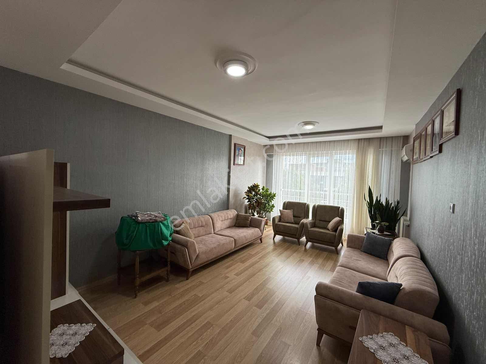 Goldev'den Akbayır'da Önü Park Cepheli 3+1 Ara Kat Bakımlı Daire — fotoğraf 3