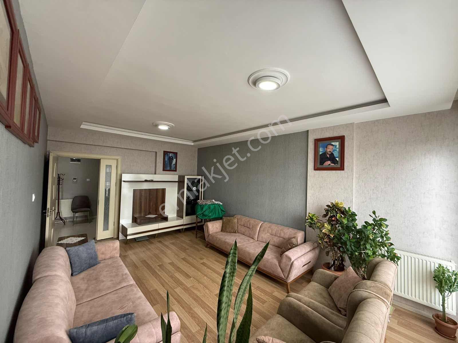 Goldev'den Akbayır'da Önü Park Cepheli 3+1 Ara Kat Bakımlı Daire — fotoğraf 4