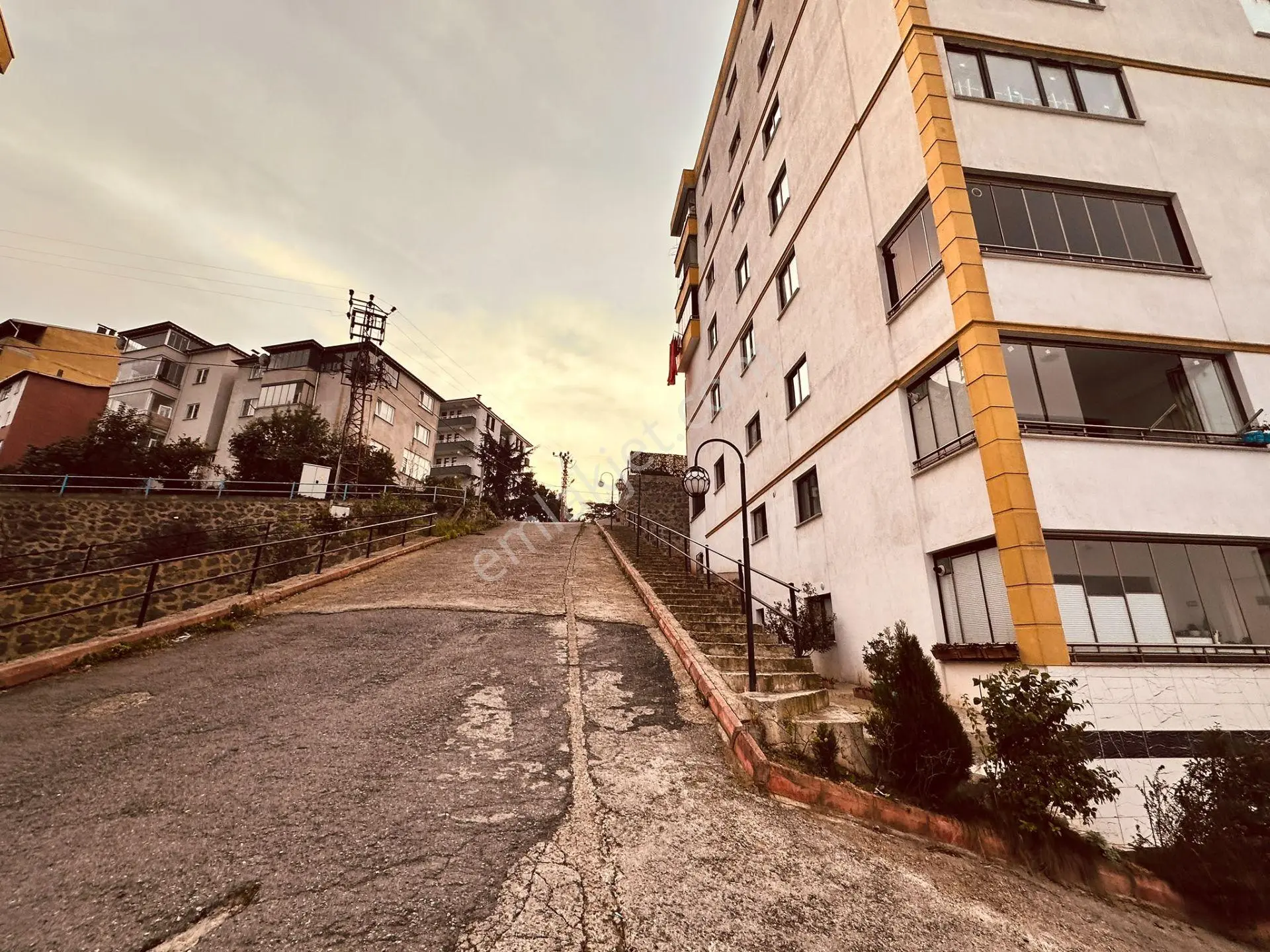 Trabzon Çukurçayır Da Satılık 1+1 Daire — fotoğraf 2