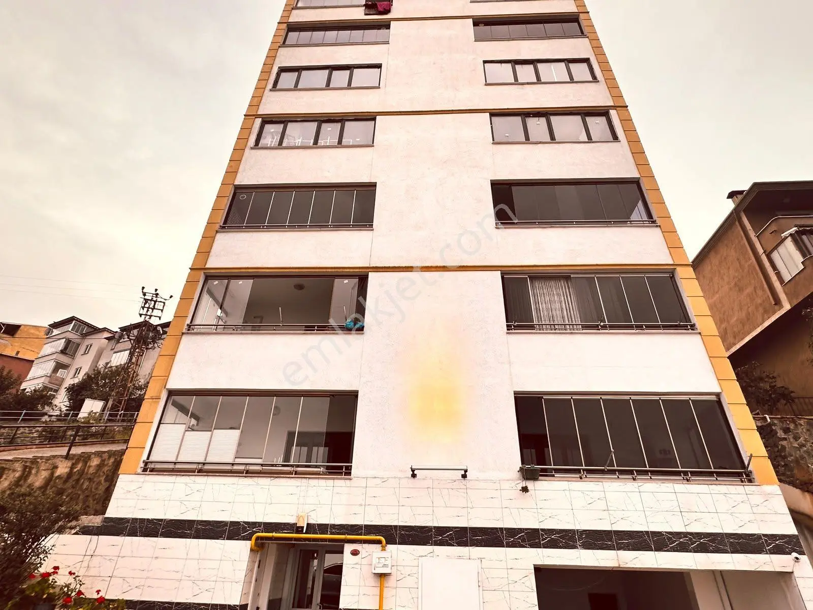 Trabzon Çukurçayır Da Satılık 1+1 Daire — fotoğraf 3