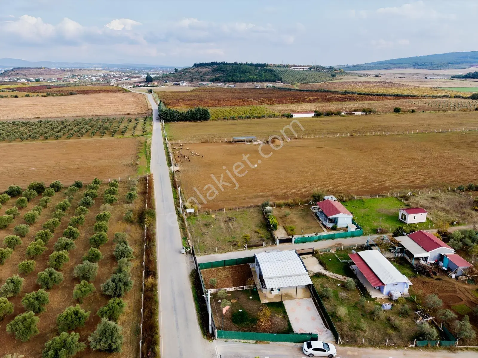 Q'zenden Köye Ve Menderese 5 Dk Mesafe 2+1 Evi Olan 500 M2 Bahçe — fotoğraf 3