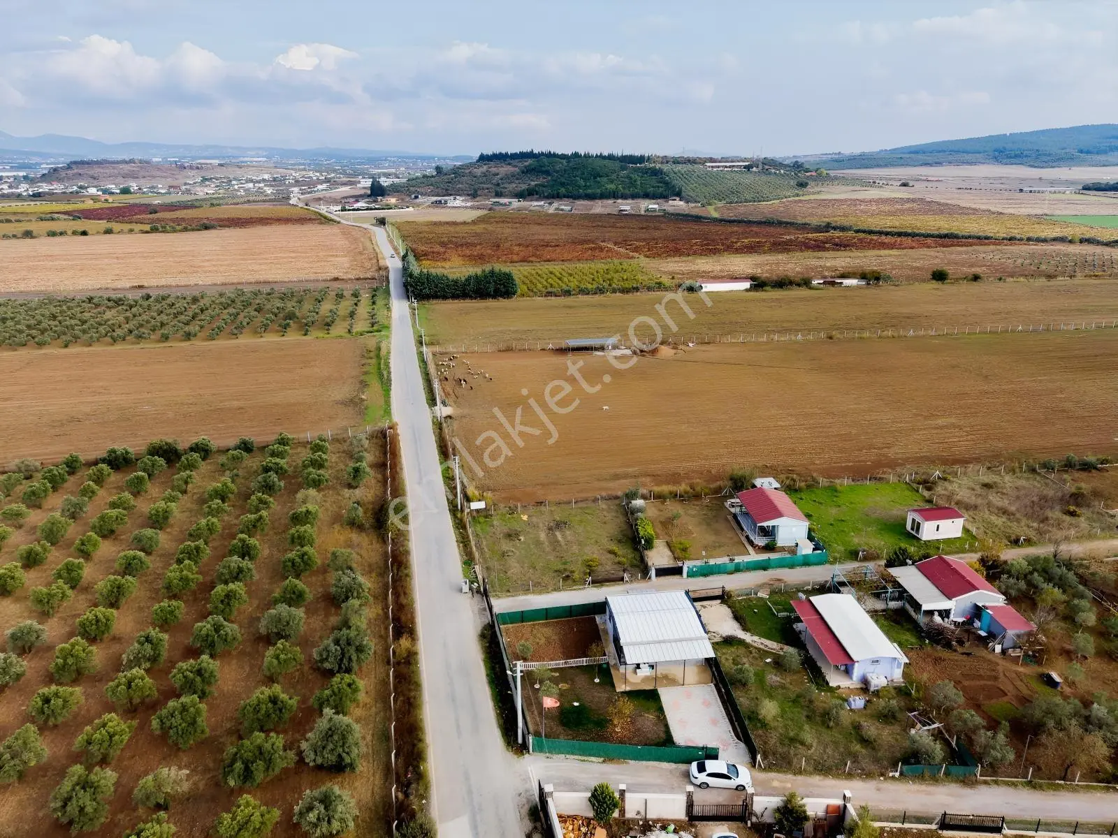 Q'zenden Köye Ve Menderese 5 Dk Mesafe 2+1 Evi Olan 500 M2 Bahçe — fotoğraf 4