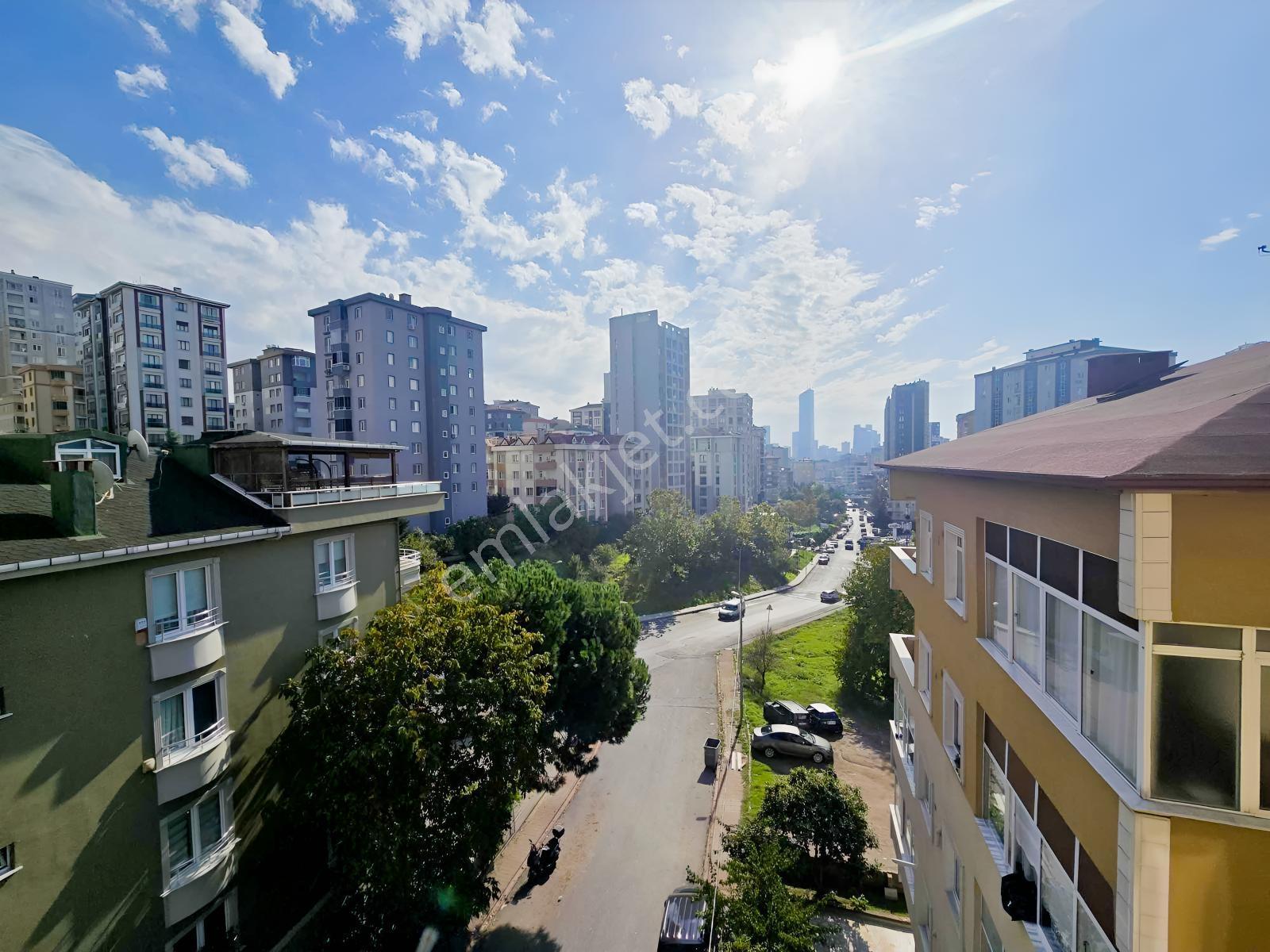 Ümraniye Çakmak Mah İkbal Cad Ve Elalmış Cad Cephe 3+1 Dubleks
