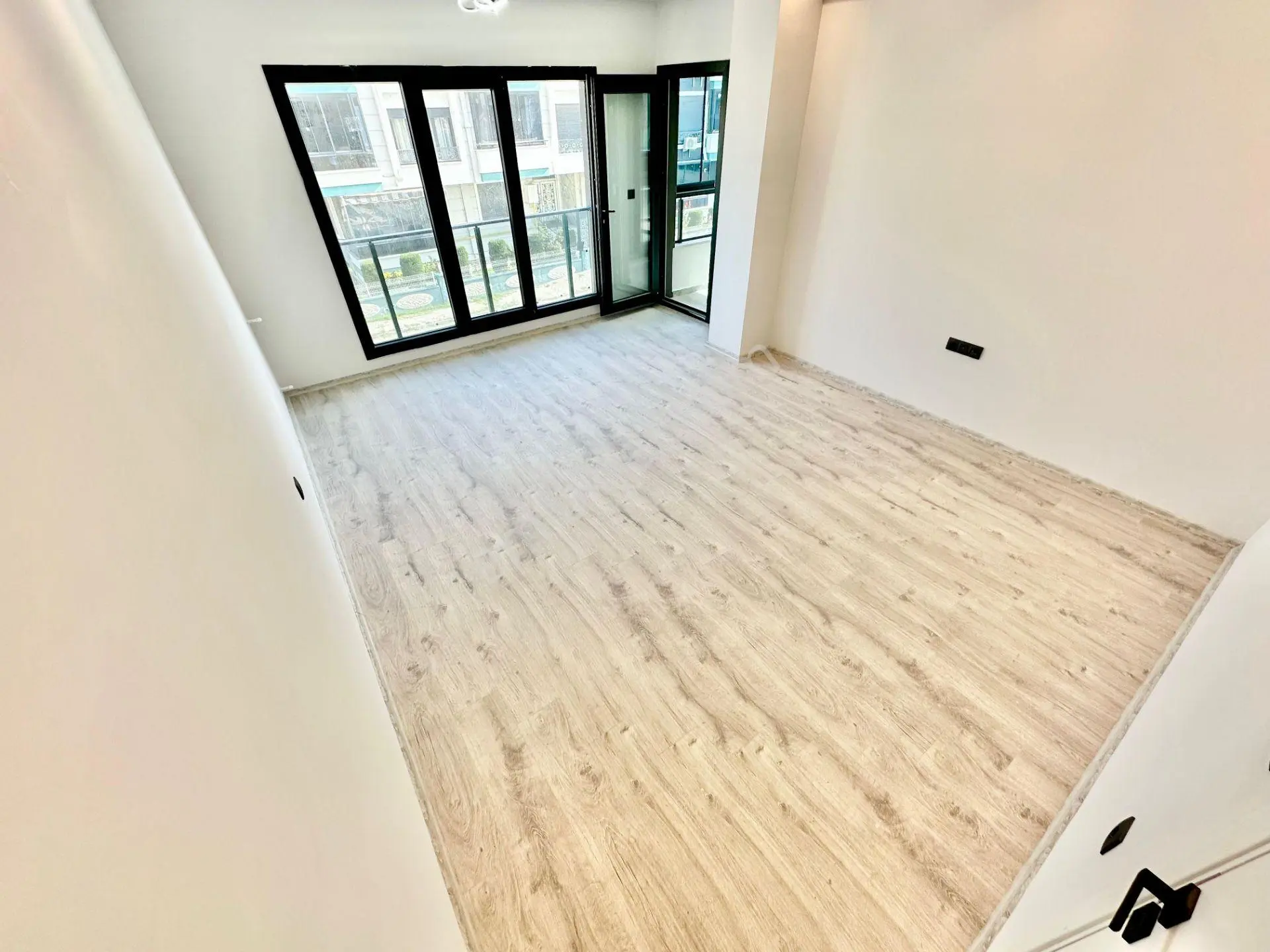 ꧁ay Emlaktan꧂akçay'da Denize 300 M Arakat Şık Tasarımlı Ebeveyn Banyolu Satılık 2+1 Ultra Lüx Daire — fotoğraf 11