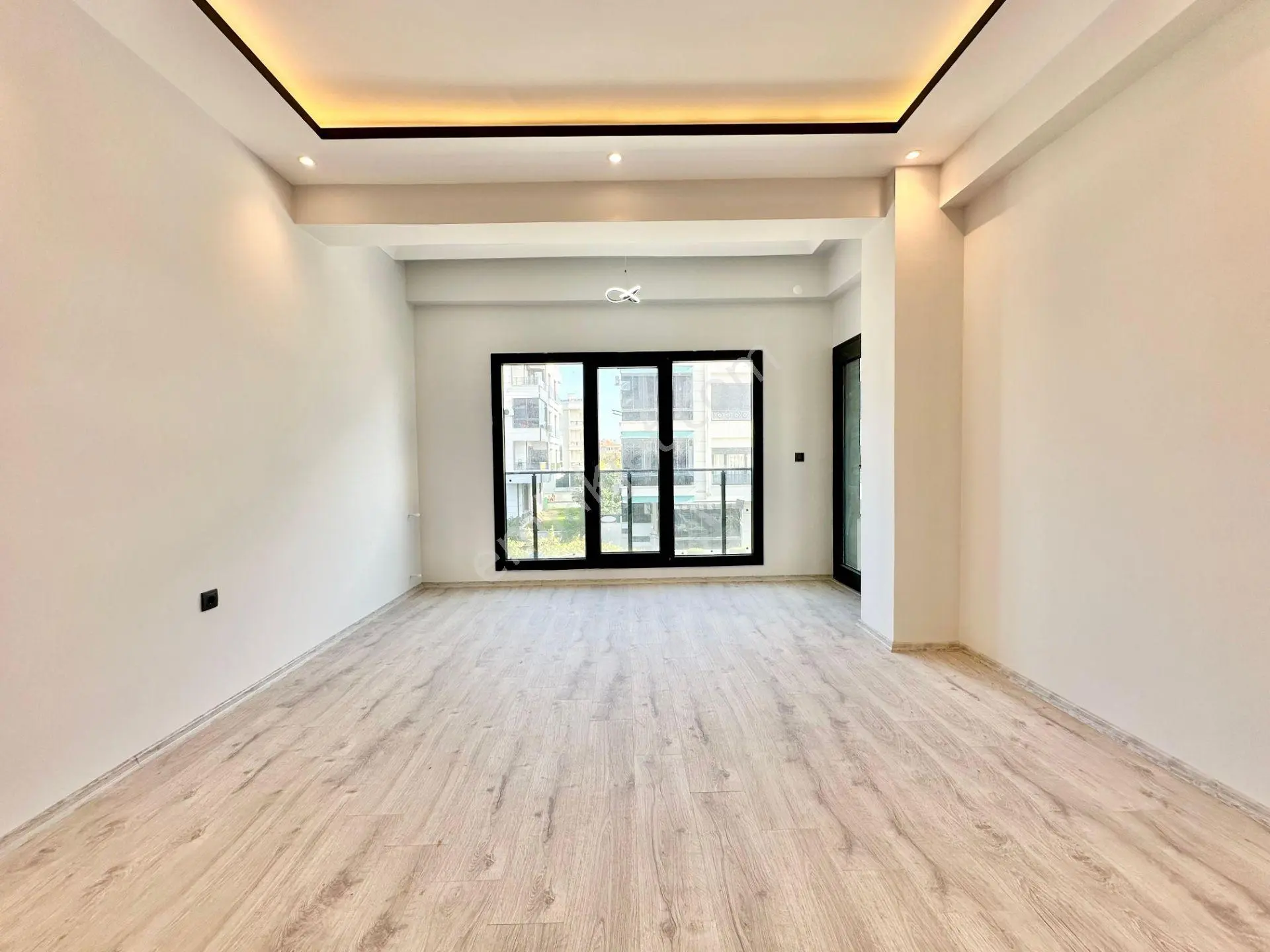 ꧁ay Emlaktan꧂akçay'da Denize 300 M Arakat Şık Tasarımlı Ebeveyn Banyolu Satılık 2+1 Ultra Lüx Daire — fotoğraf 15