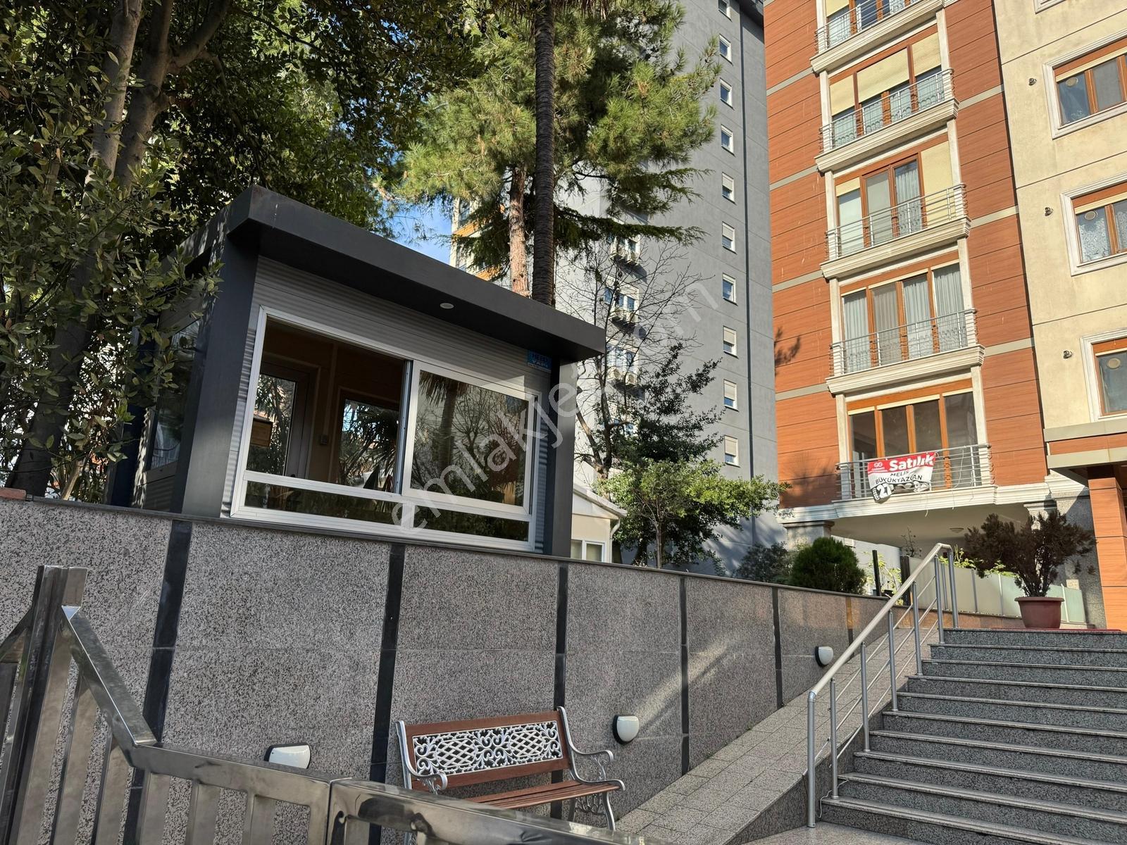 Poyraz'Dan Suadiyede Bağdat Caddesine Yakın Güvenlikli 4+1 Daire