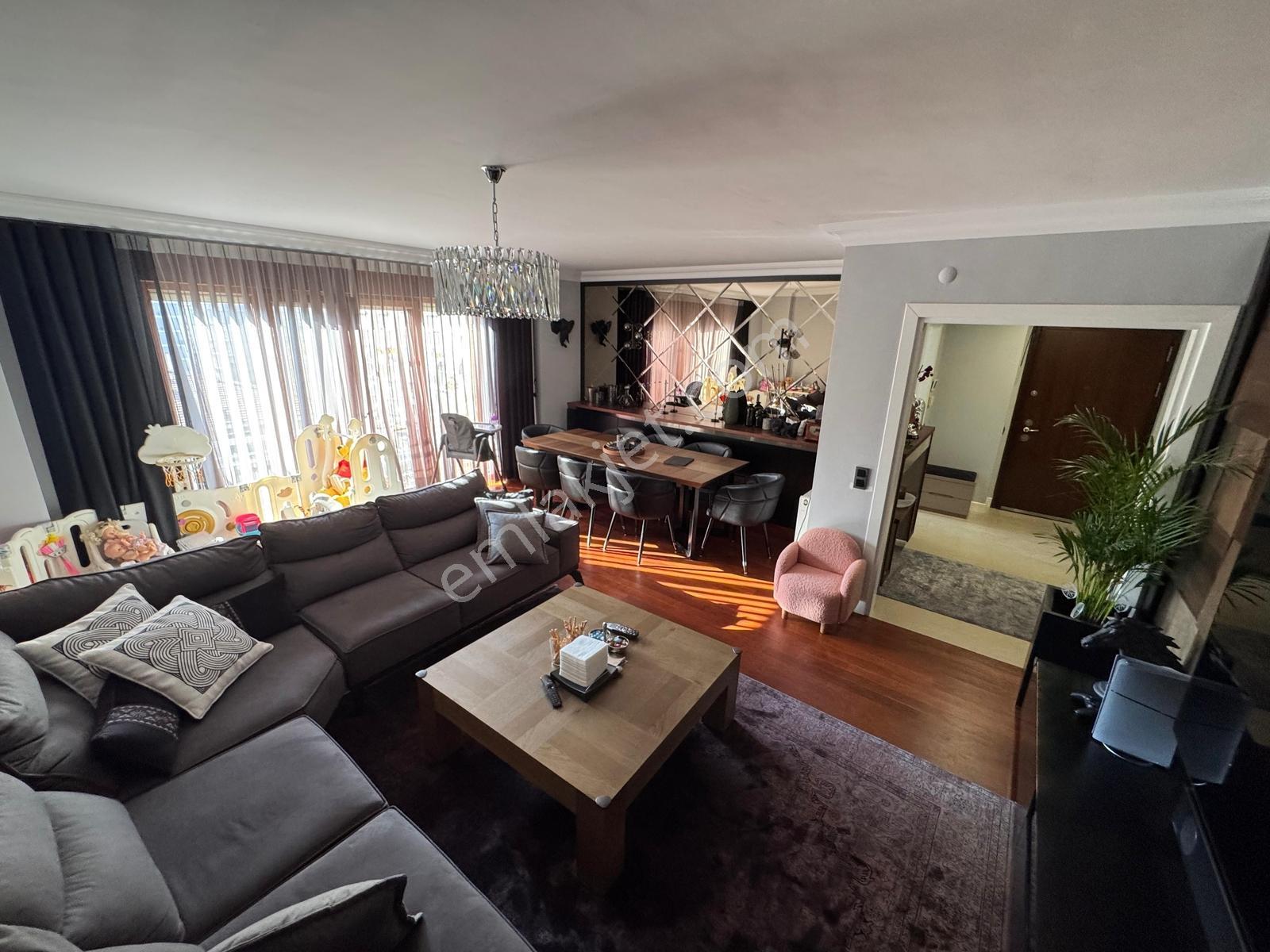 Poyraz'dan Suadiyede Bağdat Caddesine Yakın Güvenlikli 4+1 Daire — fotoğraf 3