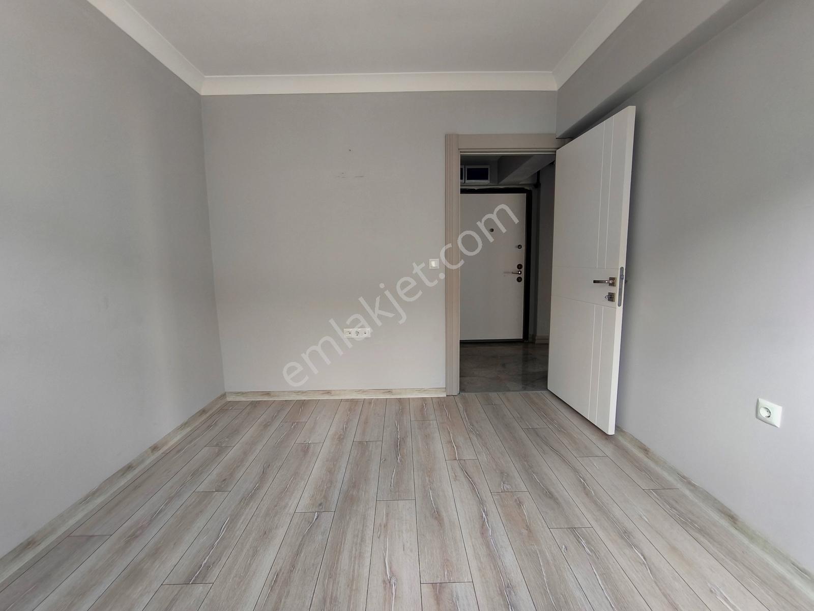 Bağlıca-mit-ayyıldız Sınırı Cadde Üzeri Asansörlü Teraslı 3+1 — fotoğraf 17