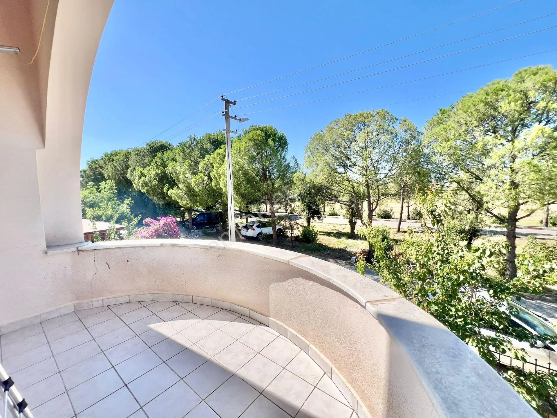꧁ Ay Emlak'tan꧂burhaniye'de Kendine Ait Havuzlu Geniş Bahçeli Satılık 3+1 Müstakil Villa — fotoğraf 16