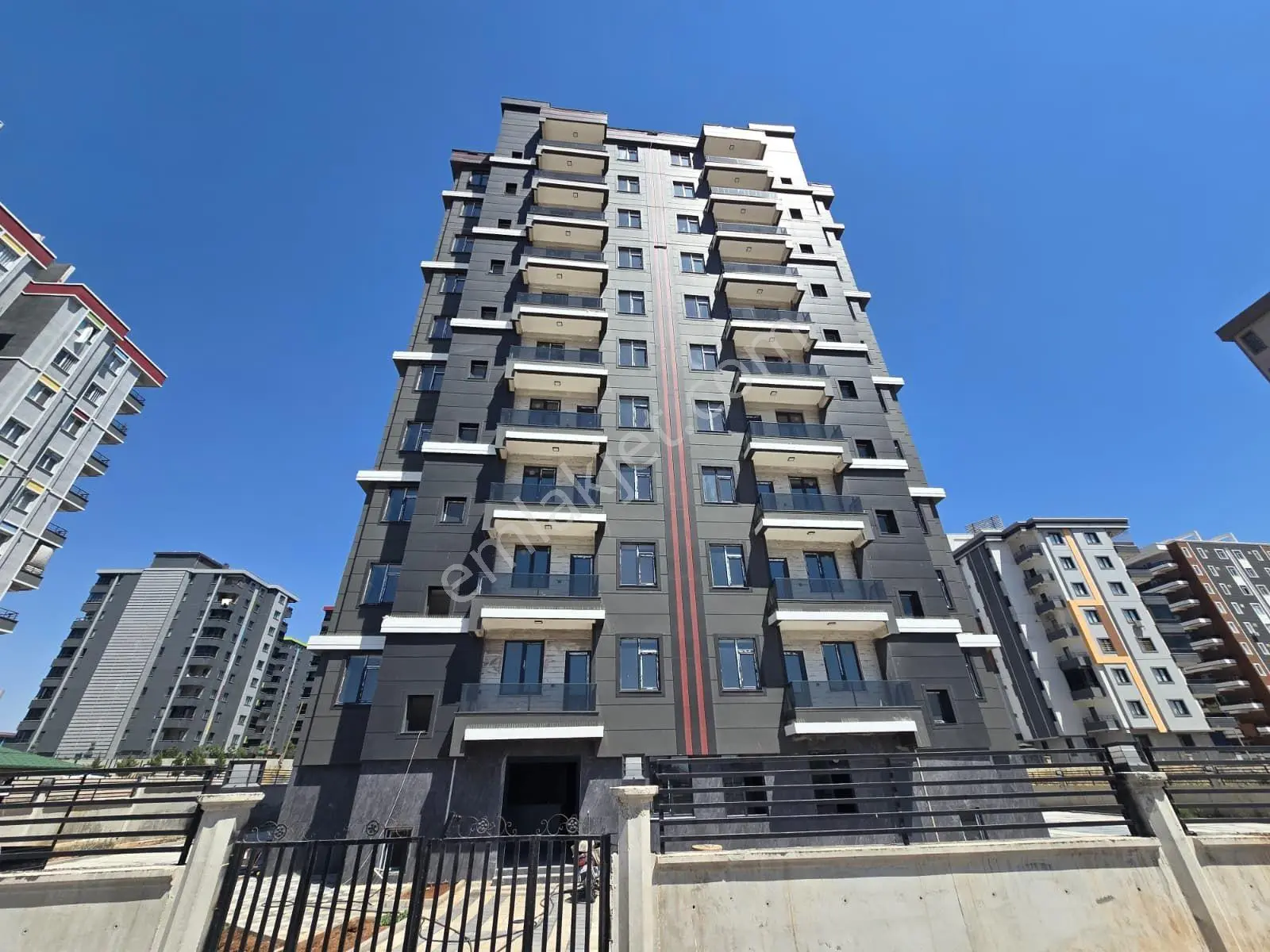 Ataşehir'De Satılık 1+1 Ara Kat