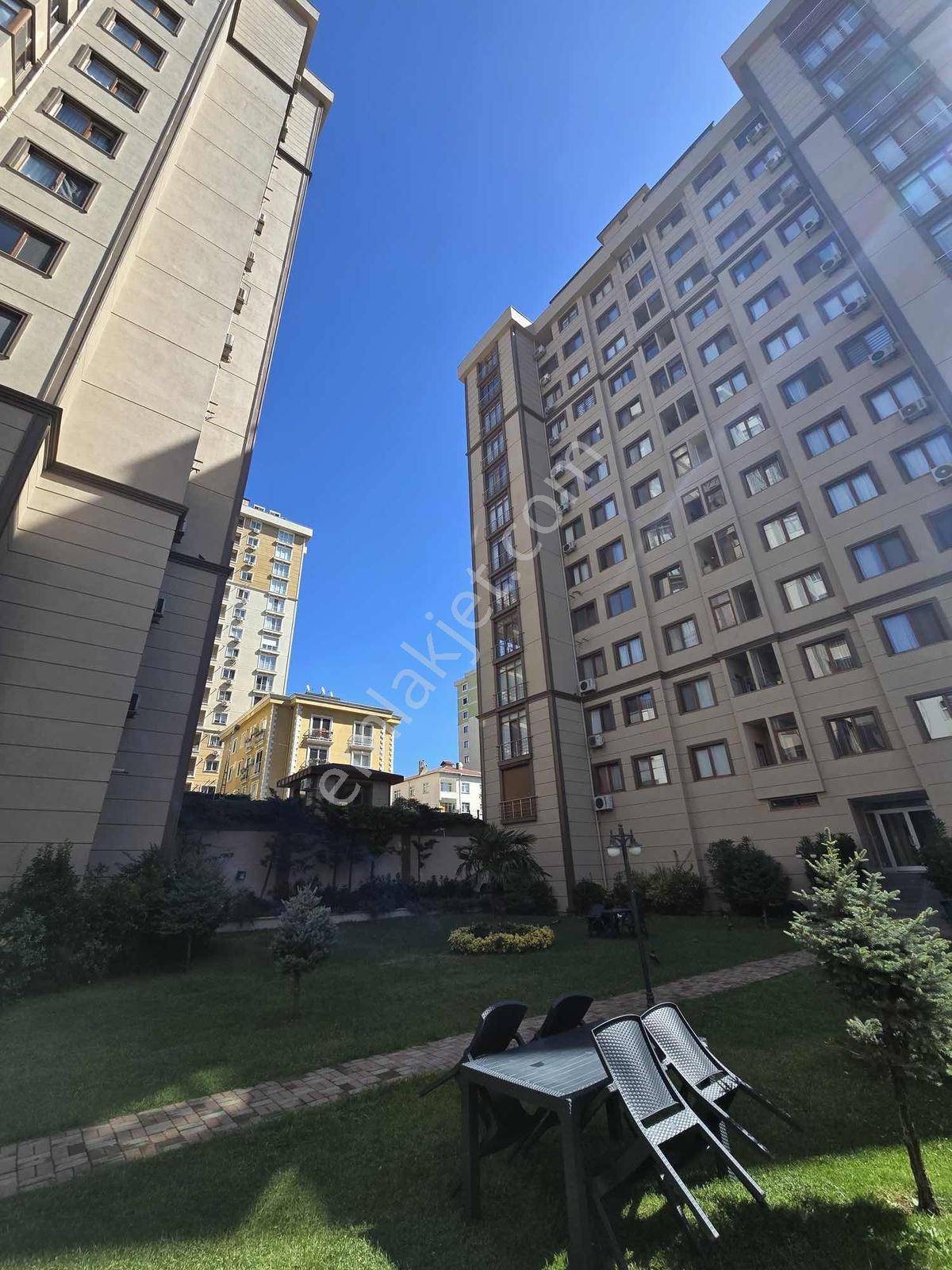 Şerifali Lavella 1 De Prestijli Konumda 3+1 Yenilenmiş Satılık — fotoğraf 3
