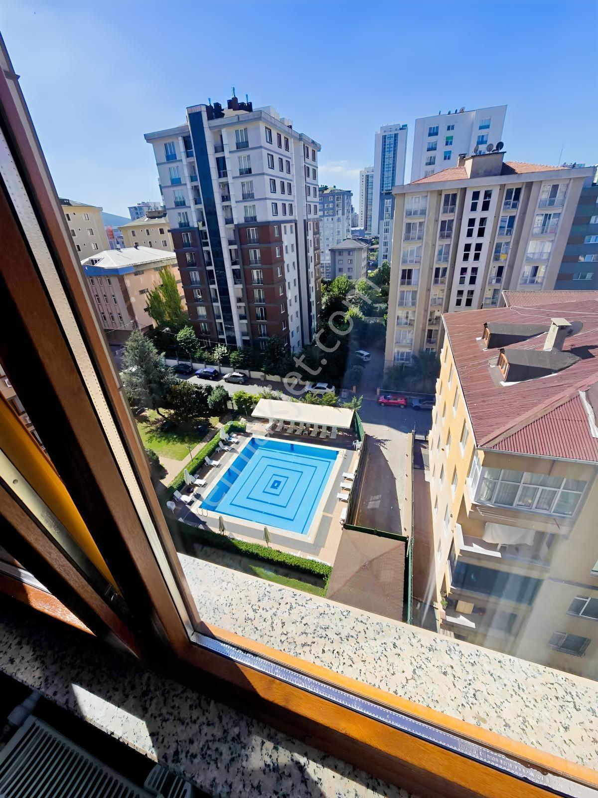 Şerifali Lavella 1 De Prestijli Konumda 3+1 Yenilenmiş Satılık — fotoğraf 9