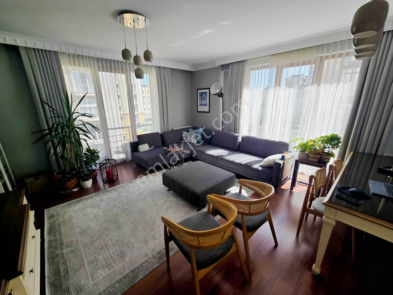 Şerifali Lavella 1 De Prestijli Konumda 3+1 Yenilenmiş Satılık — fotoğraf 31