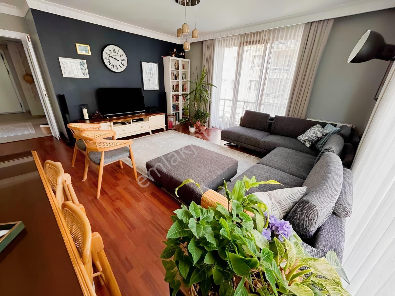 Şerifali Lavella 1 De Prestijli Konumda 3+1 Yenilenmiş Satılık — fotoğraf 32