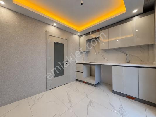 Yuvam'dan Merkezi Konumda Masrafsız Acil Satılık 3+1 Daire — fotoğraf 6