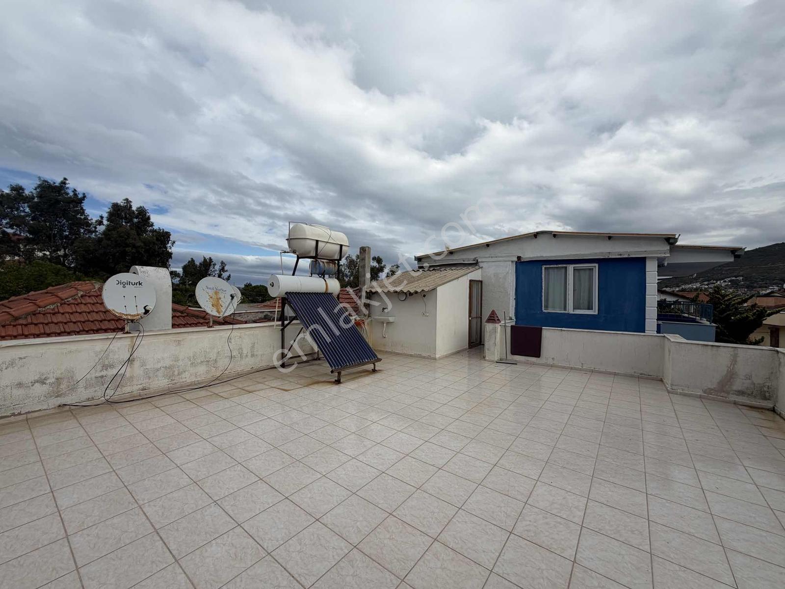 Yenifoça'da Denize 150 Mt Mesafede Satılık 3+1 Teraslı Dubleks — fotoğraf 29