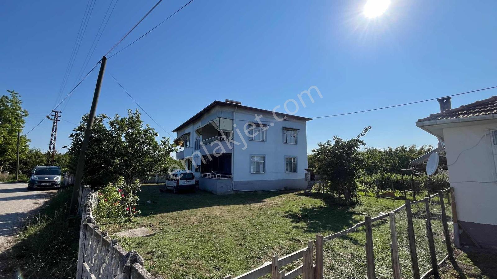 Akdur'Dan Çarşamba'Da Hastaneye Yakın 2369M² Arsa