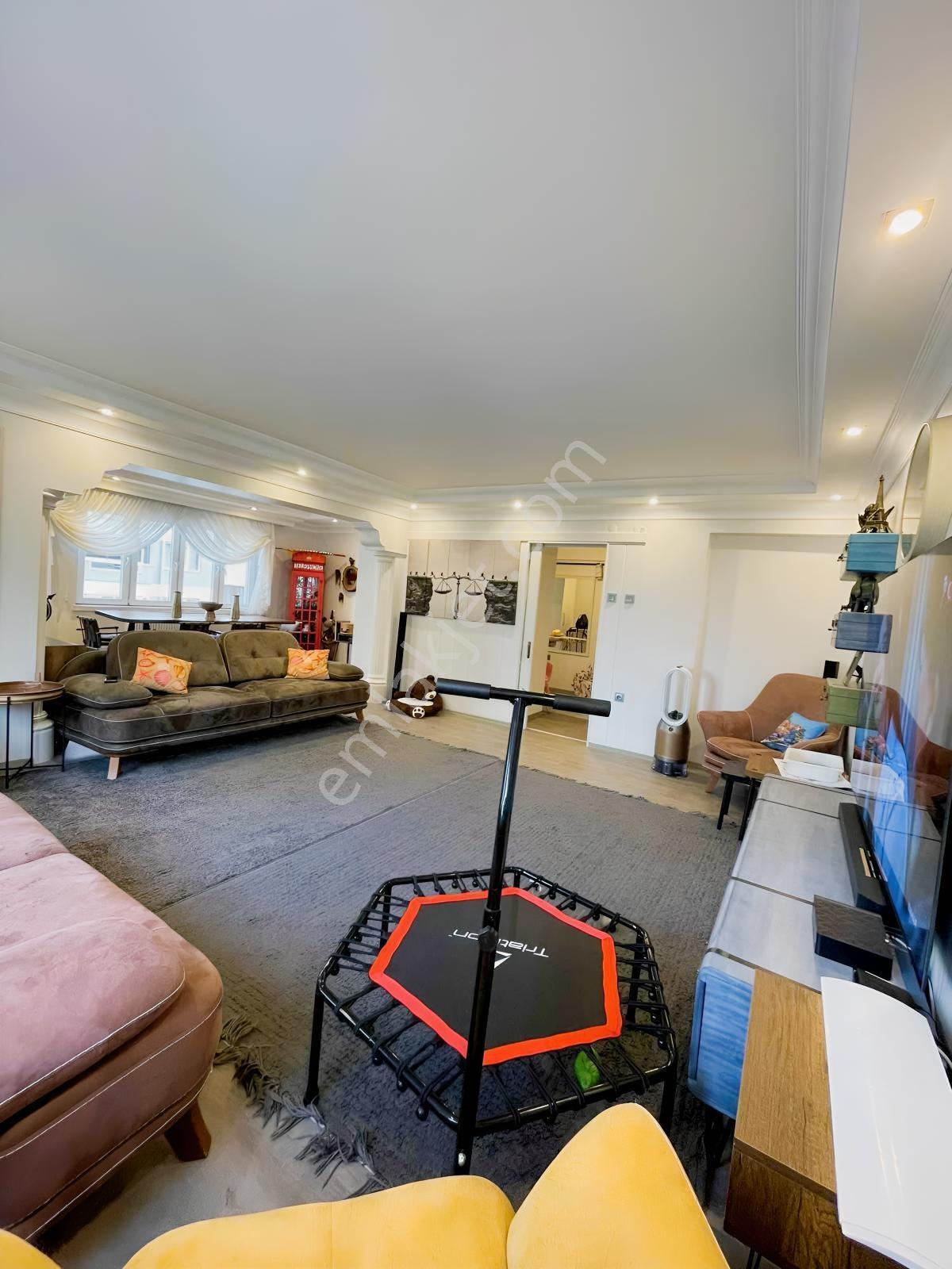Net Premiumdan Lise Caddesinde 180m2 Komple Yenilenmiş 3+1 Daire — fotoğraf 3