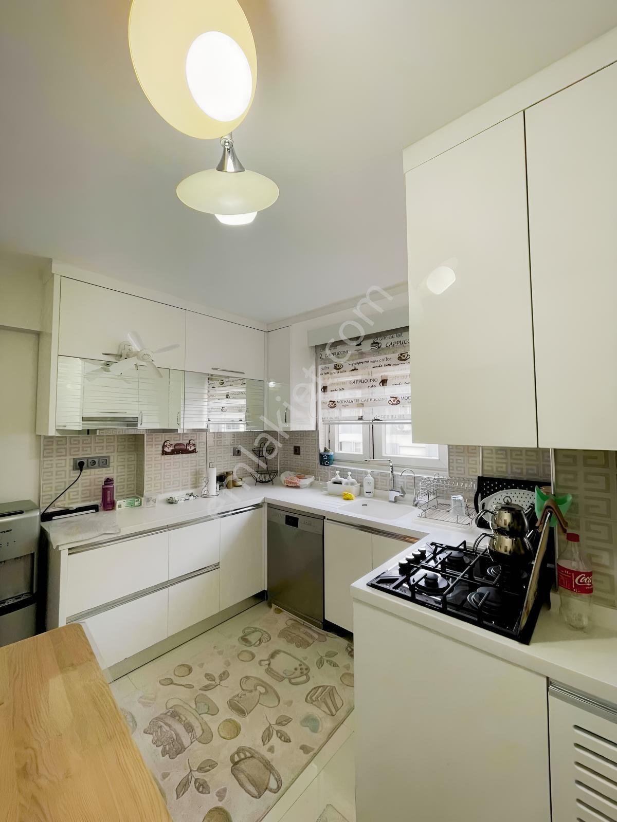 Net Premiumdan Lise Caddesinde 180m2 Komple Yenilenmiş 3+1 Daire — fotoğraf 15
