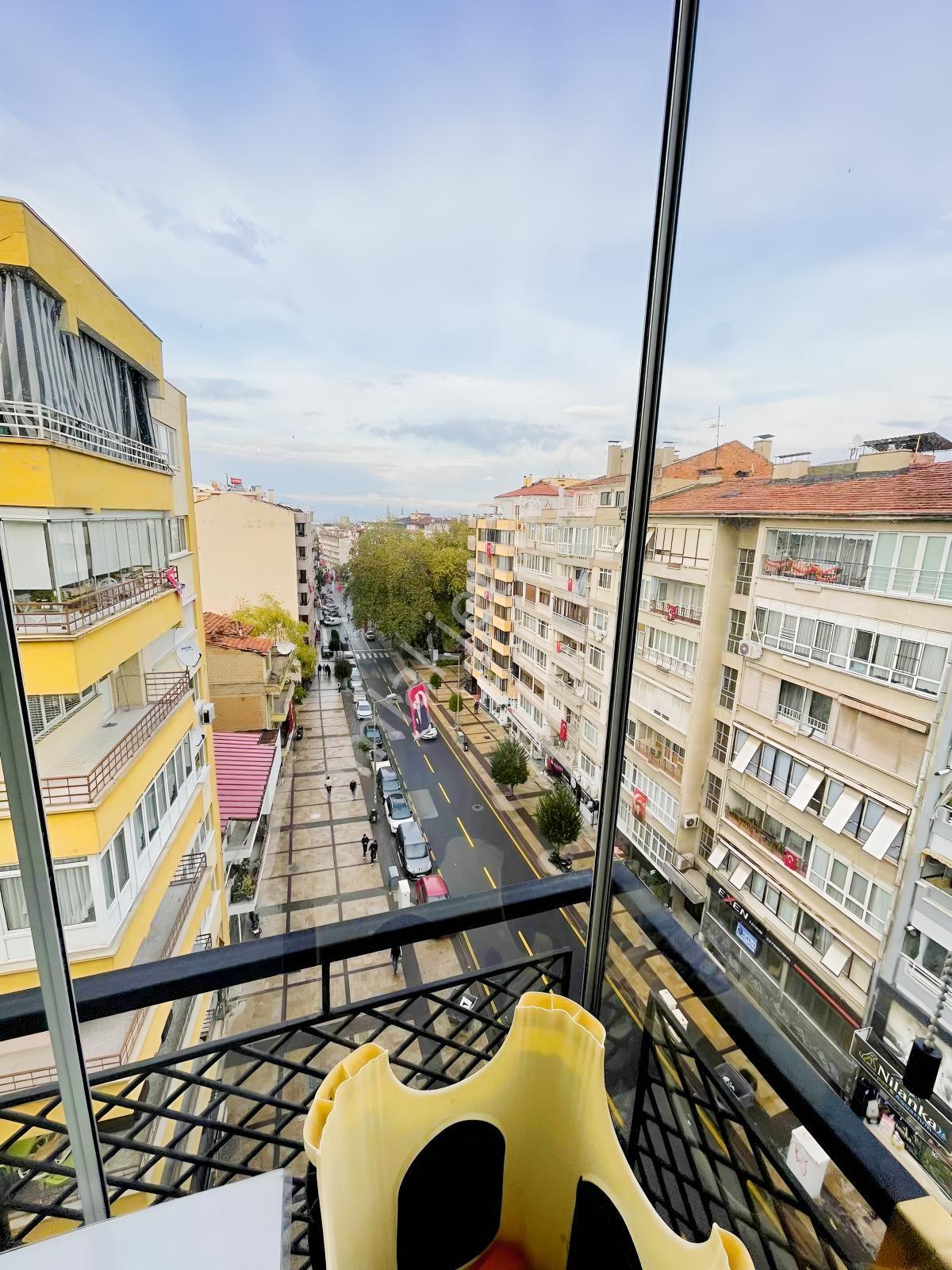 Net Premiumdan Lise Caddesinde 180m2 Komple Yenilenmiş 3+1 Daire — fotoğraf 30