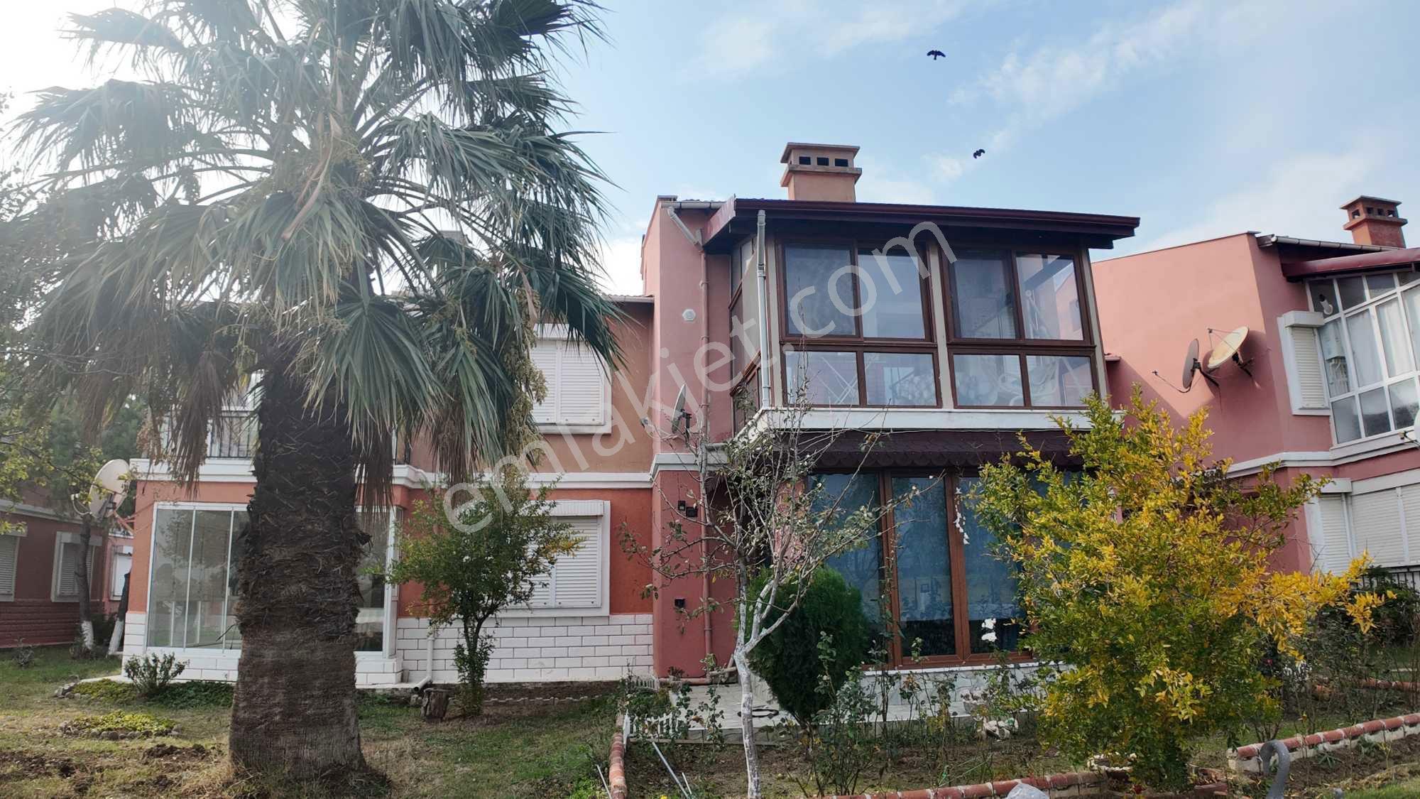 Re/max Land'den Havuzlu Sitede İçerisinde Yazlık — fotoğraf 23
