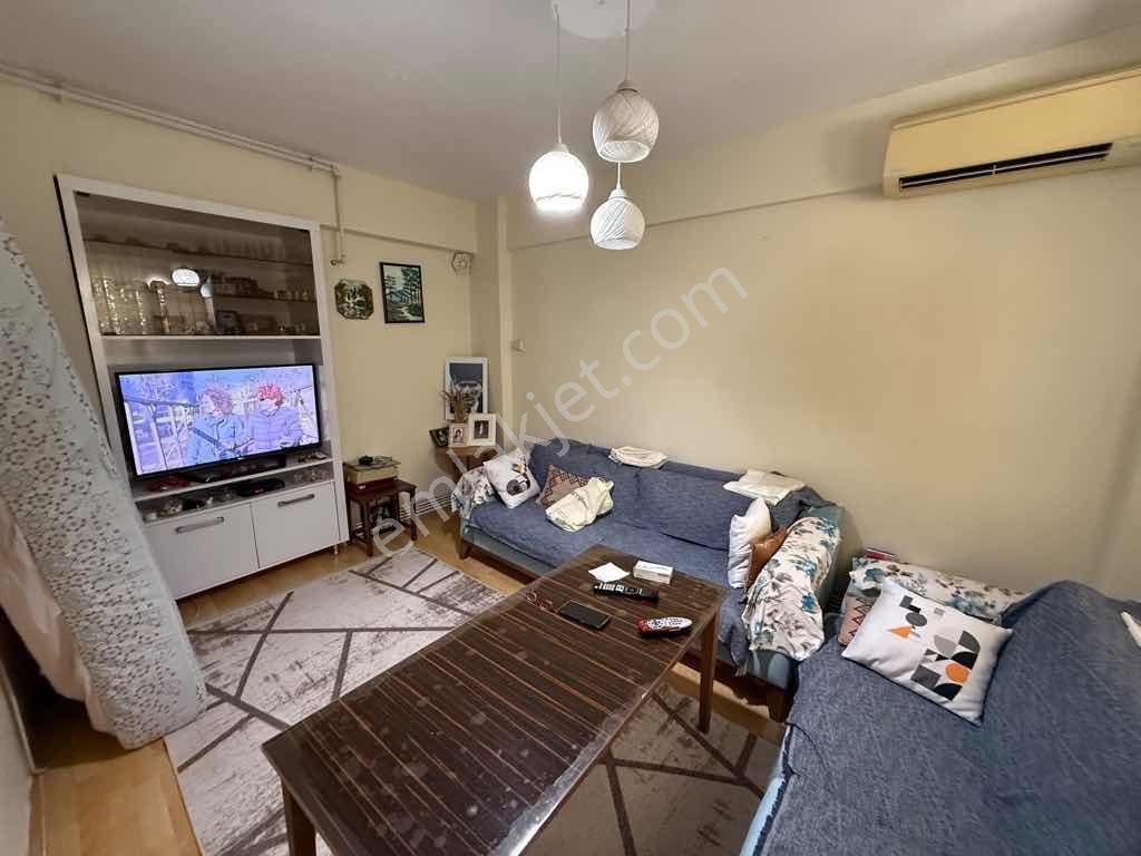 Bornova’da Giriş Kat 2+1 | Doğalgaz Kombili | Çift Cepheli | Krediye Uygun — fotoğraf 2