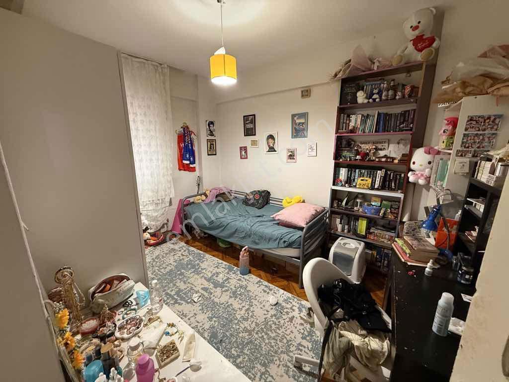 Bornova’da Giriş Kat 2+1 | Doğalgaz Kombili | Çift Cepheli | Krediye Uygun — fotoğraf 3