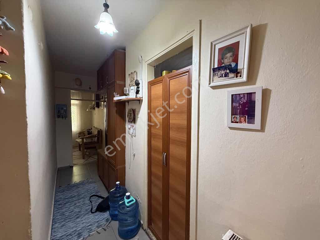 Bornova’da Giriş Kat 2+1 | Doğalgaz Kombili | Çift Cepheli | Krediye Uygun — fotoğraf 5