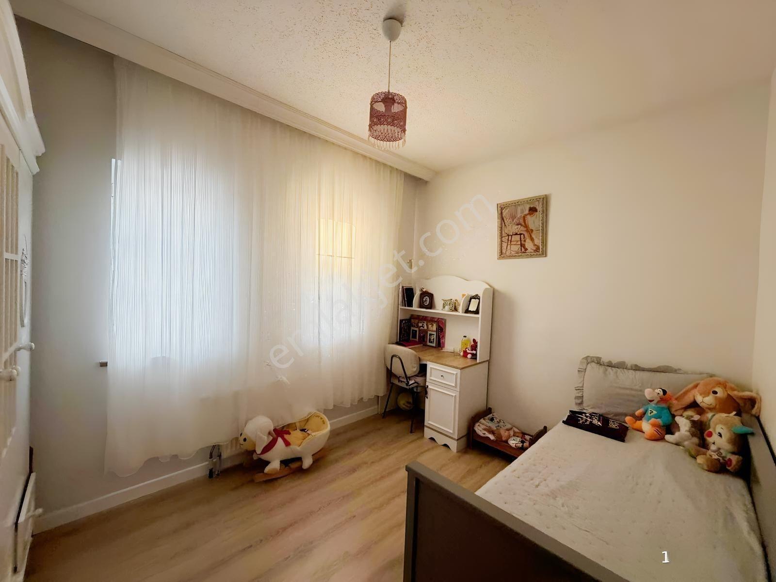 Çeşme Reisdere Tokide Satılık Bakımlı 2+1 | 2. Kat | — fotoğraf 4