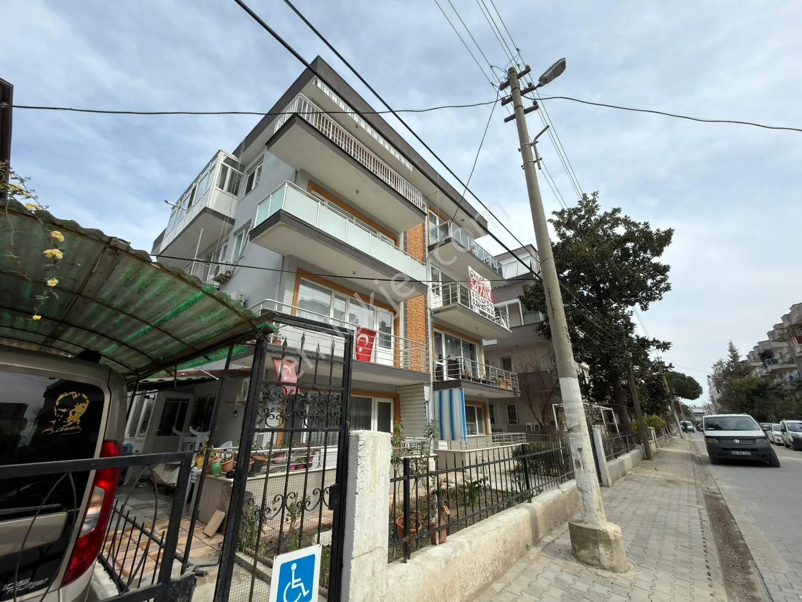 Referans'tan Akçay Merkez'de Ebeveyn Banyolu Ayrı Mutfak Lüx Tasarımlı 2+1 Daire — fotoğraf 9