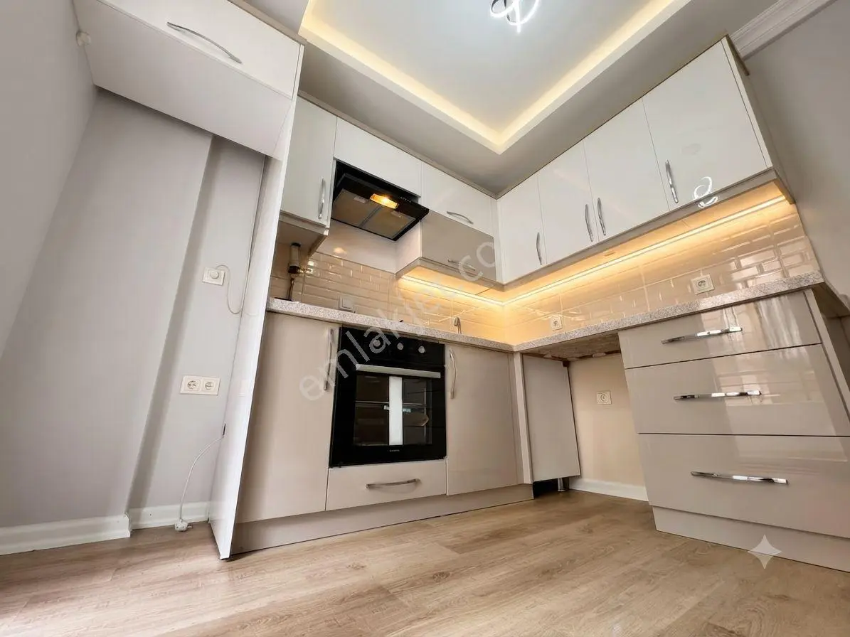 Aktiften Akçay'Da Satılık Çift Balkonlu Doğalgazlı Asansörlü Lüx 2+1 Daire
