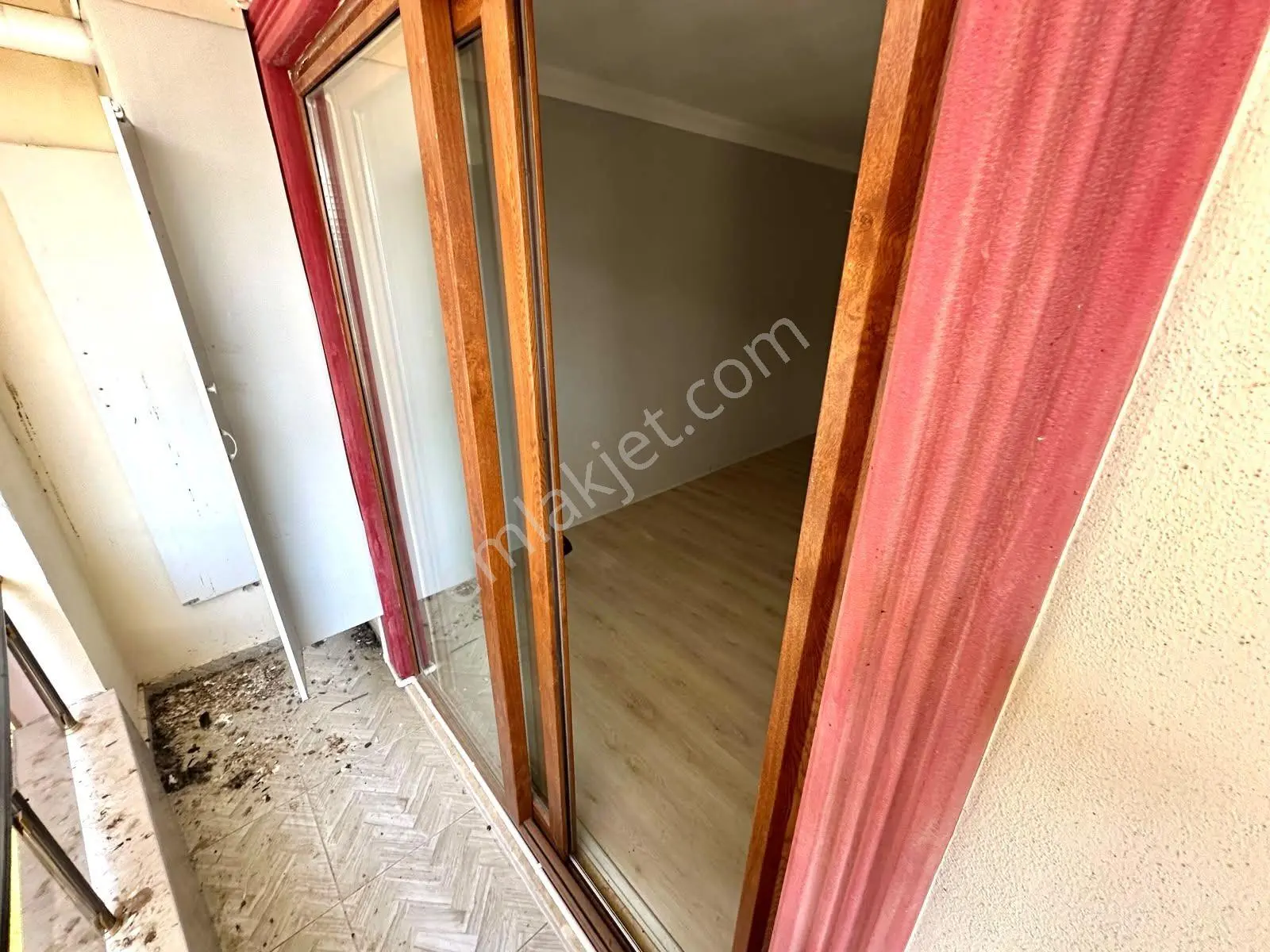 Referans'tan Altınkum'da Ayrı Mutfak Ön Cephe Fırsat Modern Tasarımlı 2+1 Daire — fotoğraf 8