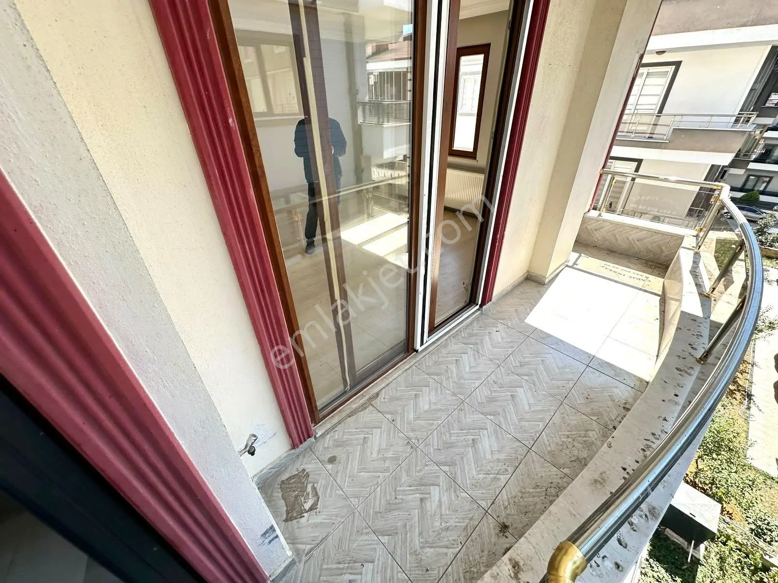 Referans'tan Altınkum'da Ayrı Mutfak Ön Cephe Fırsat Modern Tasarımlı 2+1 Daire — fotoğraf 9