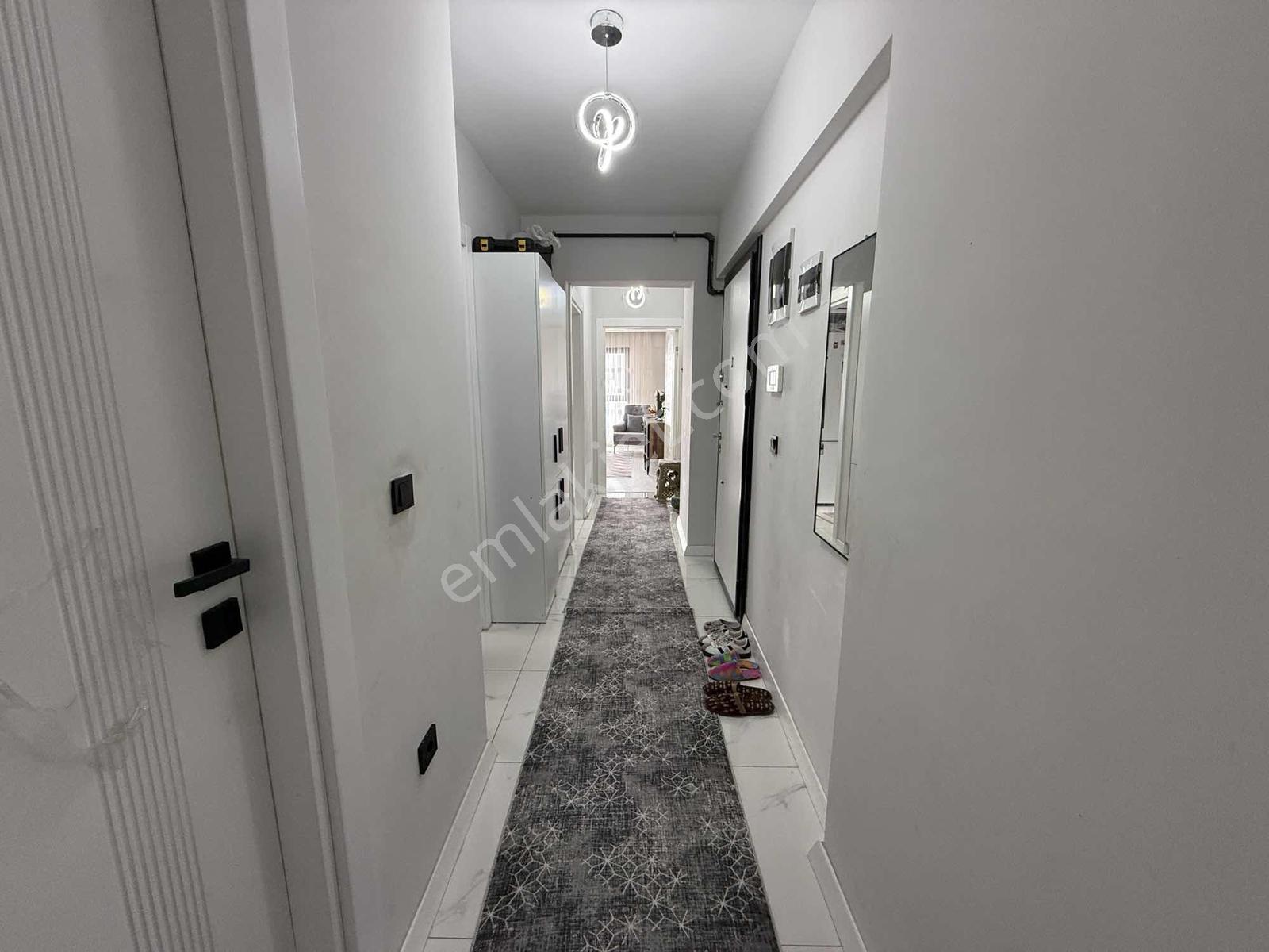 Esenevler Manzaralı Satılık Ferah Daire — fotoğraf 8
