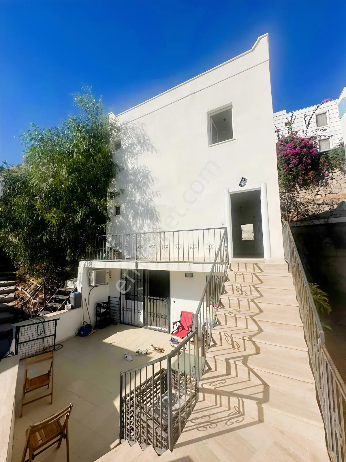 Bodrum Ortakent Yahşi'de Site İçinde 220m2 Tribleks Villa