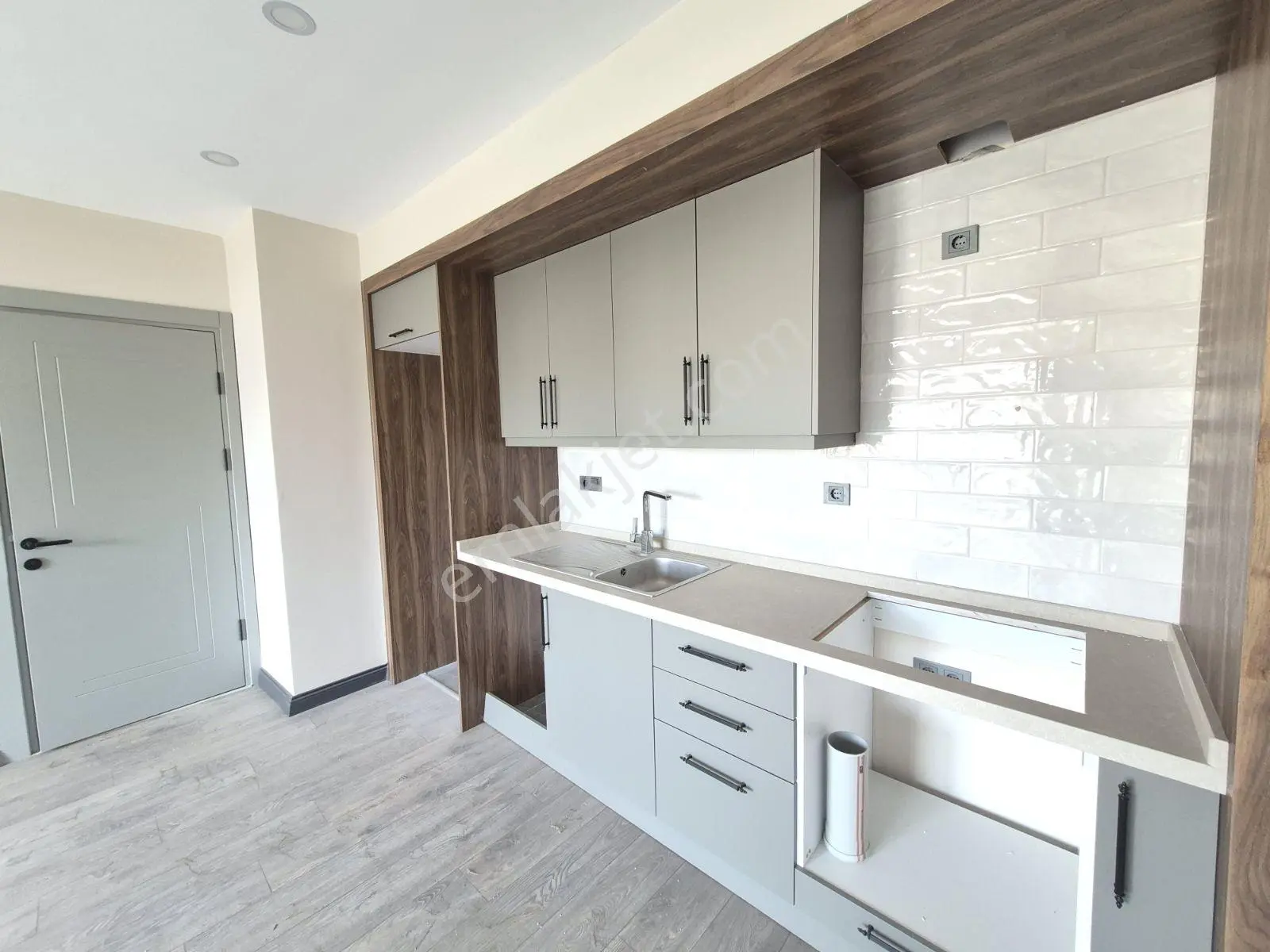 Kuşadası Davutlar Bölgesinde Satılık 1+1 Daire — fotoğraf 11